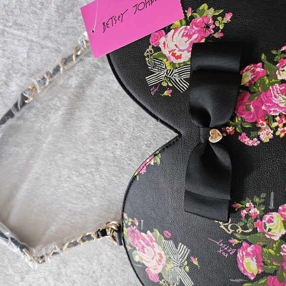 Betsey Johnson LARGE Heart Tote Purse-New w/tags - Picture 6 of 7